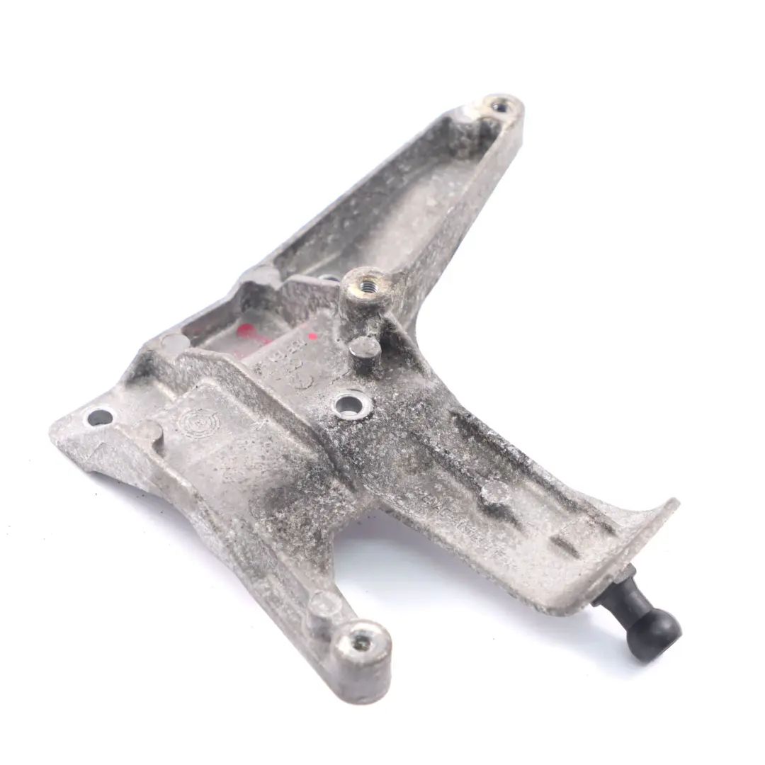 Support couvercle moteur Support collecteur d'admission pour Audi A4 B7 2.0 TDI à propos du numéro de pièce 03G131159B Audi A4 B7 2.0 TDI Support couvercle moteur Support collecteur d'admission - SKU 03G131159B - Numéro de pièce 03G131159B