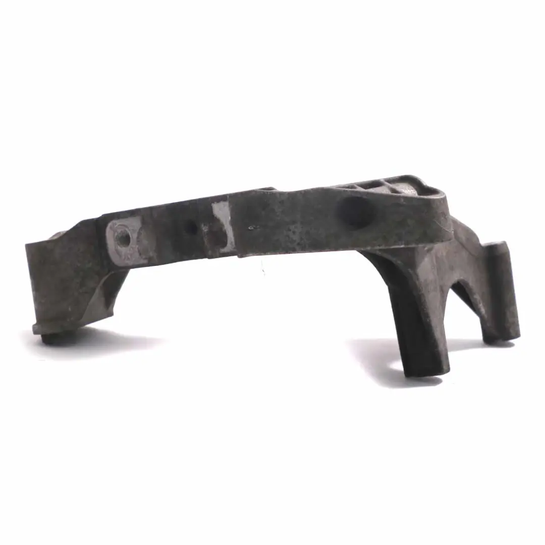 Supporto motore destro per VW Golf V Passat B6 2.0 TDI Diesel con numero di parte 03G199207E VW Golf V Passat B6 2.0 TDI Diesel Supporto motore destro - SKU 03G199207E - Numero di parte 03G199207E