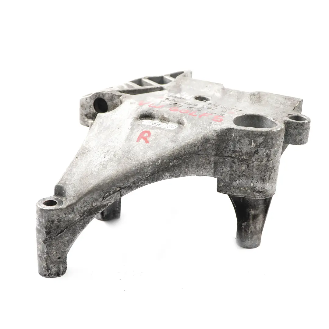 BXE BKC Prawa Łapa Mocowanie Silnika do VW Audi Seat Skoda 1.9 TDi o numerze 03G199207G VW Audi Seat Skoda 1.9 TDi BXE BKC Prawa Łapa Mocowanie Silnika - SKU 03G199207G - Numer Części 03G199207G