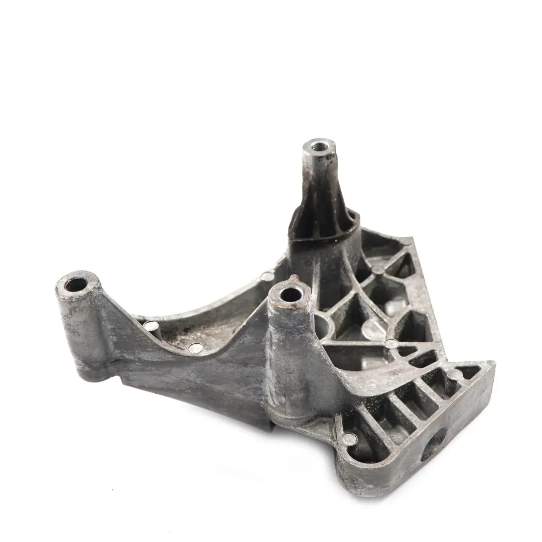 BXE BKC Prawa Łapa Mocowanie Silnika do VW Audi Seat Skoda 1.9 TDi o numerze 03G199207G VW Audi Seat Skoda 1.9 TDi BXE BKC Prawa Łapa Mocowanie Silnika - SKU 03G199207G - Numer Części 03G199207G