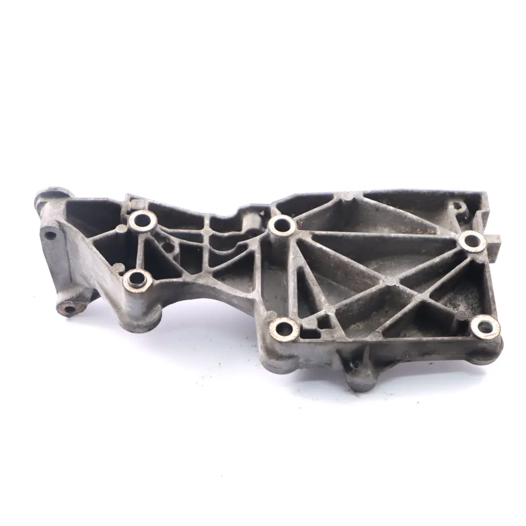 MK5 1.9 TDI BKC Motor Lichtmaschinenhalterung Halterung für VW Golf mit Teilenummer 03G903143A VW Golf MK5 1.9 TDI BKC Motor Lichtmaschinenhalterung Halterung - SKU 03G903143A - Teilenummer 03G903143A