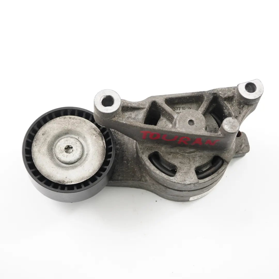 Polea tensora del cinturón auxiliar para motores para Audi VW Seat Skoda con número de pieza 03G903315 Audi VW Seat Skoda Polea tensora del cinturón auxiliar para motores - SKU 03G903315 - Número de pieza 03G903315