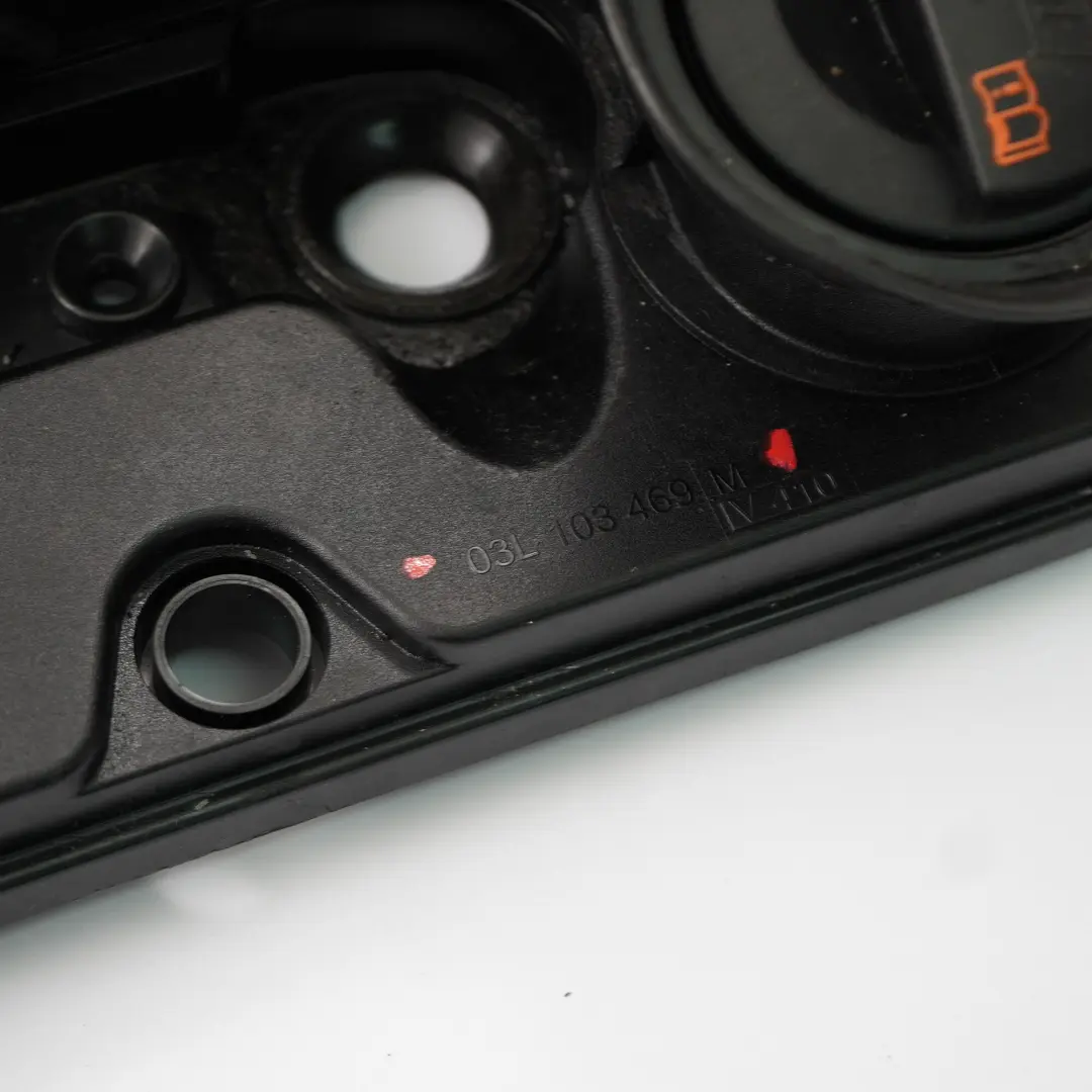 Valve Cover Cylinder Head Oil Filler Cap to Audi A4 B8 2.0 TDI Diesel with Part number 03L103469M Audi A4 B8 2.0 TDI Diesel Valve Cover Cylinder Head Oil Filler Cap - SKU 03L103469M - Part number 03L103469M