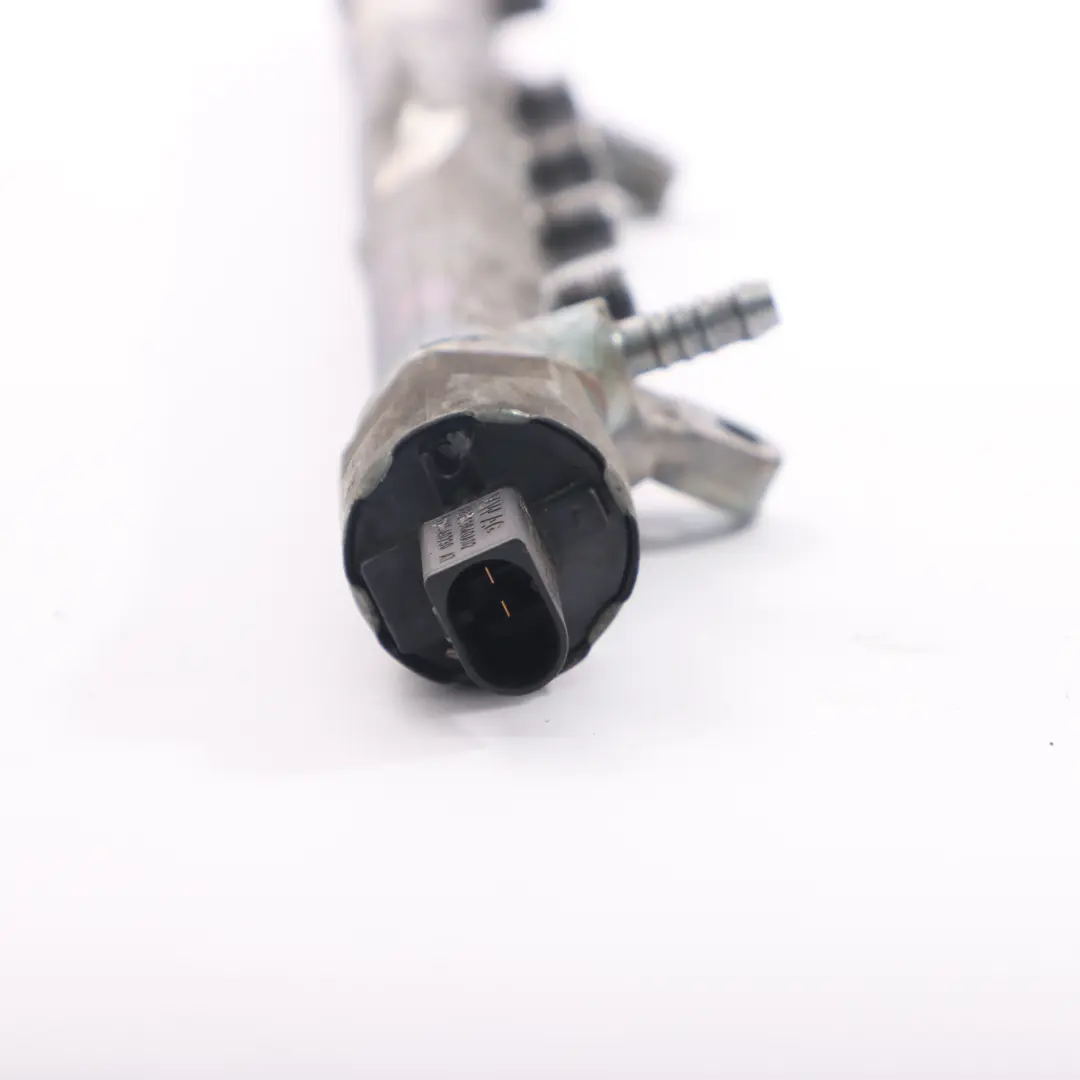 Injector Rail Line 1.6 TDI Diesel to Volkswagen Golf 6 Audi A3 Fuel with Part number 03L130089B Volkswagen Golf 6 Audi A3 Fuel Injector Rail Line 1.6 TDI Diesel - SKU 03L130089B - Part number 03L130089B
