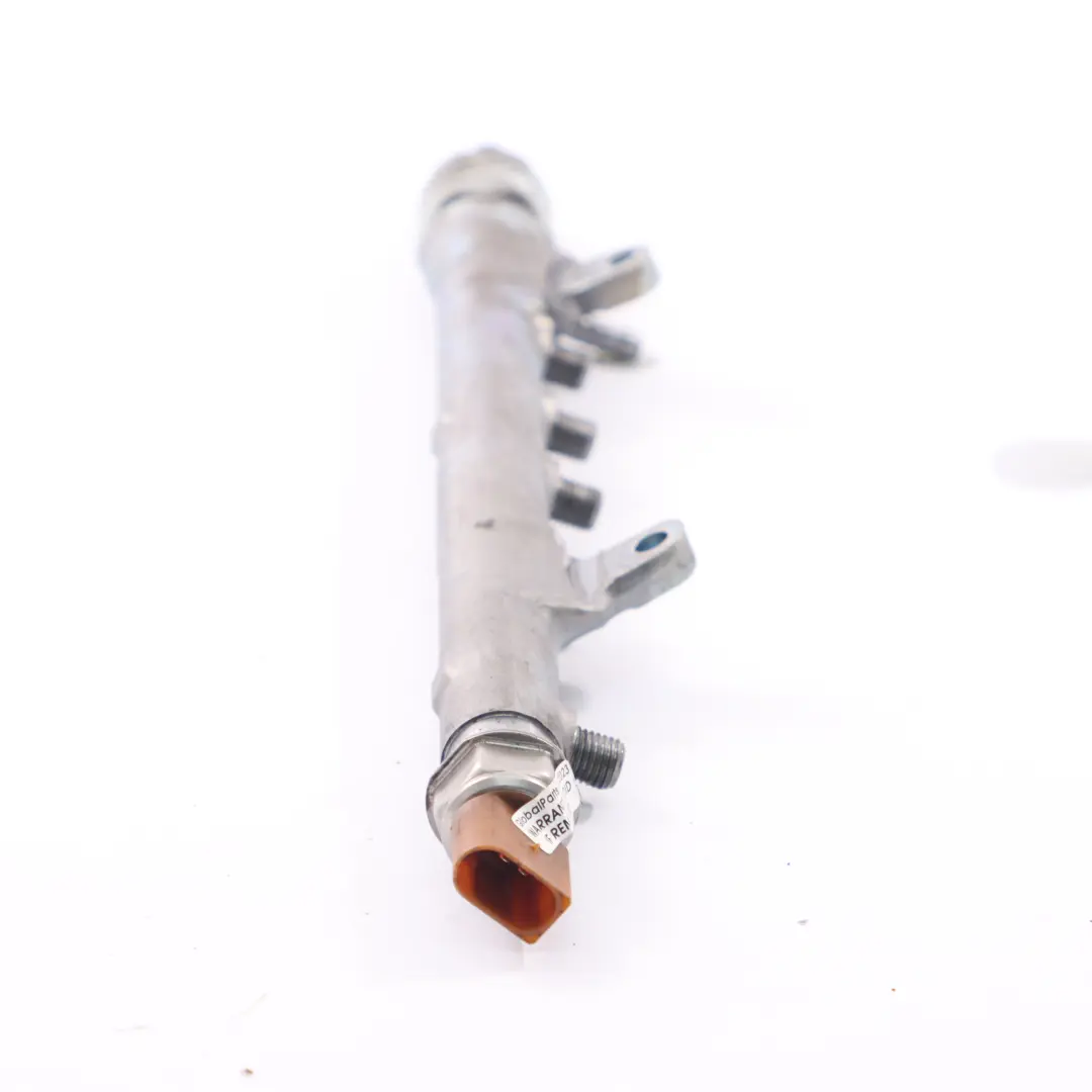 Iniettore Linea Ferroviaria 1.6 TDI Diesel per Volkswagen Golf 6 Audi A3 con numero di parte 03L130089B Volkswagen Golf 6 Audi A3 Iniettore Linea Ferroviaria 1.6 TDI Diesel - SKU 03L130089B - Numero di parte 03L130089B