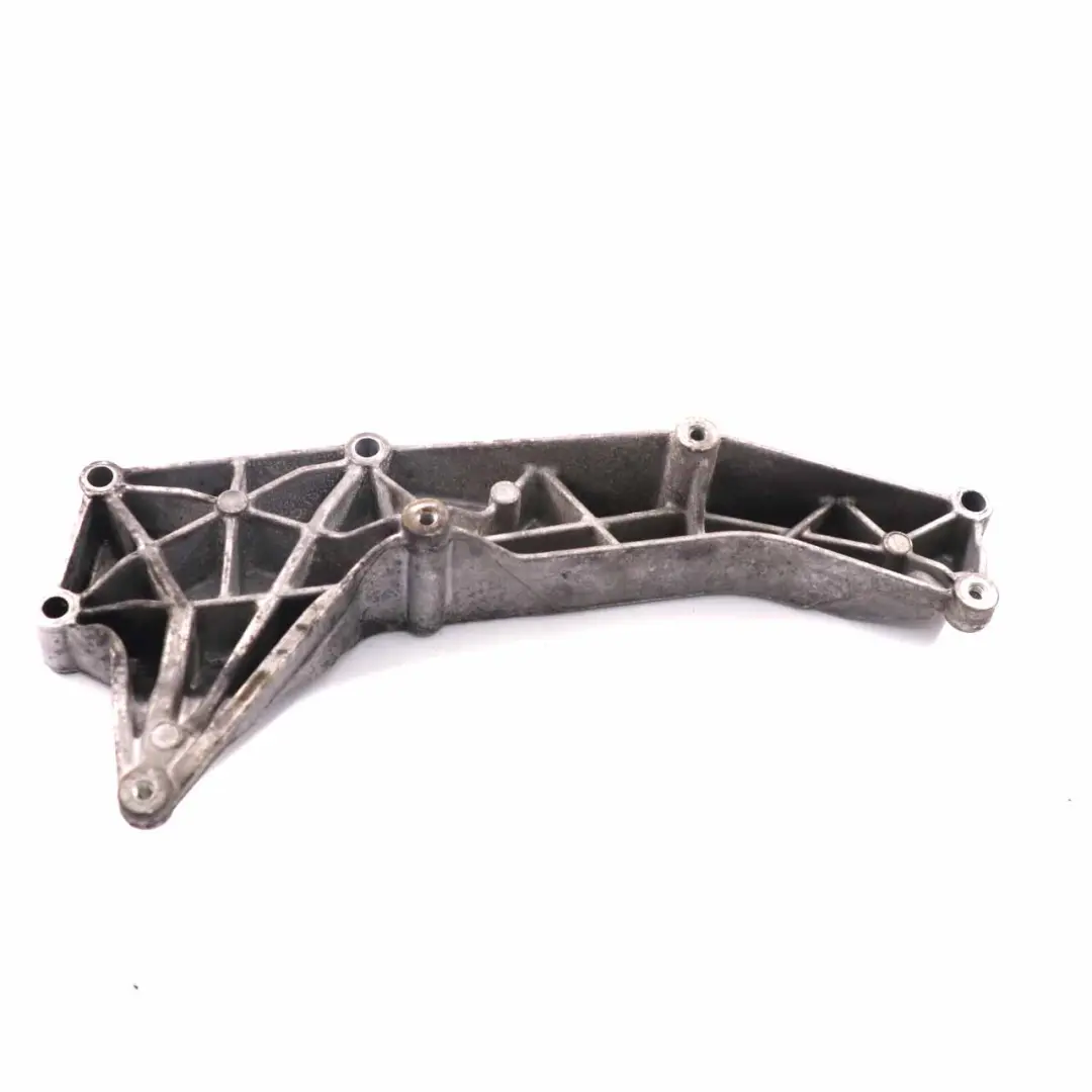 Uchwyt Chłodnicy EGR 03G199207A do Audi A4 B8 2.0 TDI o numerze 03L131159 Audi A4 B8 2.0 TDI Uchwyt Chłodnicy EGR 03G199207A - SKU 03L131159 - Numer Części 03L131159