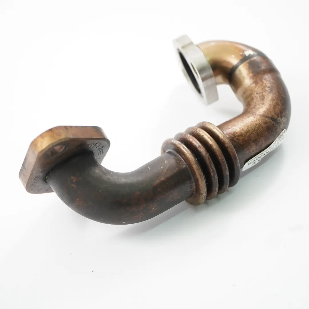 Tubo de conexión de la válvula EGR para Audi A4 B8 Q5 8R 2.0 TDI con número de pieza 03L131521J Audi A4 B8 Q5 8R 2.0 TDI Tubo de conexión de la válvula EGR - SKU 03L131521J - Número de pieza 03L131521J