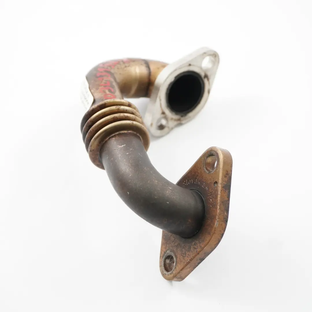 Tubo de conexión de la válvula EGR para Audi A4 B8 Q5 8R 2.0 TDI con número de pieza 03L131521J Audi A4 B8 Q5 8R 2.0 TDI Tubo de conexión de la válvula EGR - SKU 03L131521J - Número de pieza 03L131521J