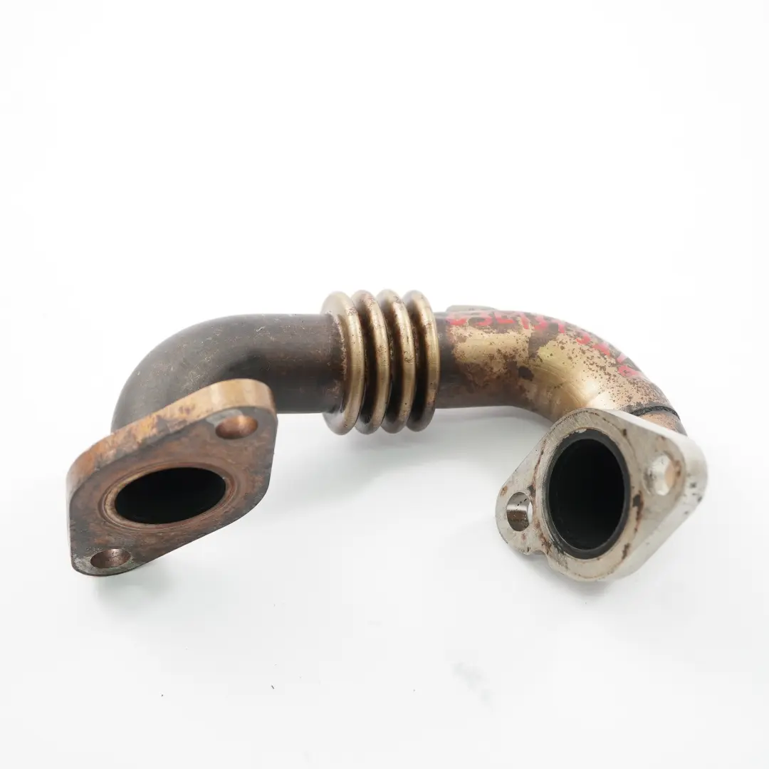 Vanne de raccordement d'une tuyauterie pour Audi A4 B8 Q5 8R 2.0 TDI EGR à propos du numéro de pièce 03L131521J Audi A4 B8 Q5 8R 2.0 TDI EGR Vanne de raccordement d'une tuyauterie - SKU 03L131521J - Numéro de pièce 03L131521J