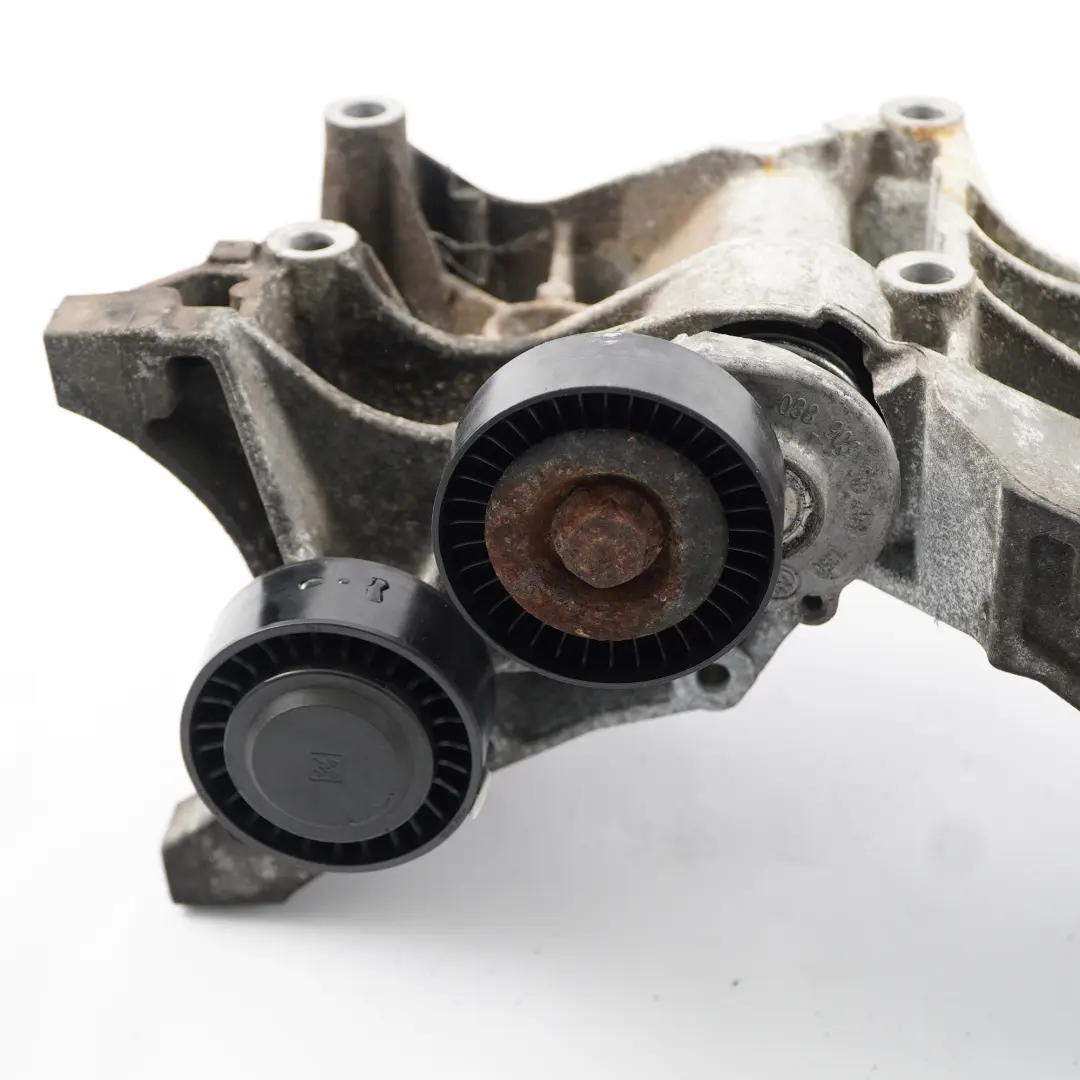 Audi A4 B8 2.0 TDI supporto alternatore supporto puleggia - SKU 03L903143K - Numero di parte 03L903143K