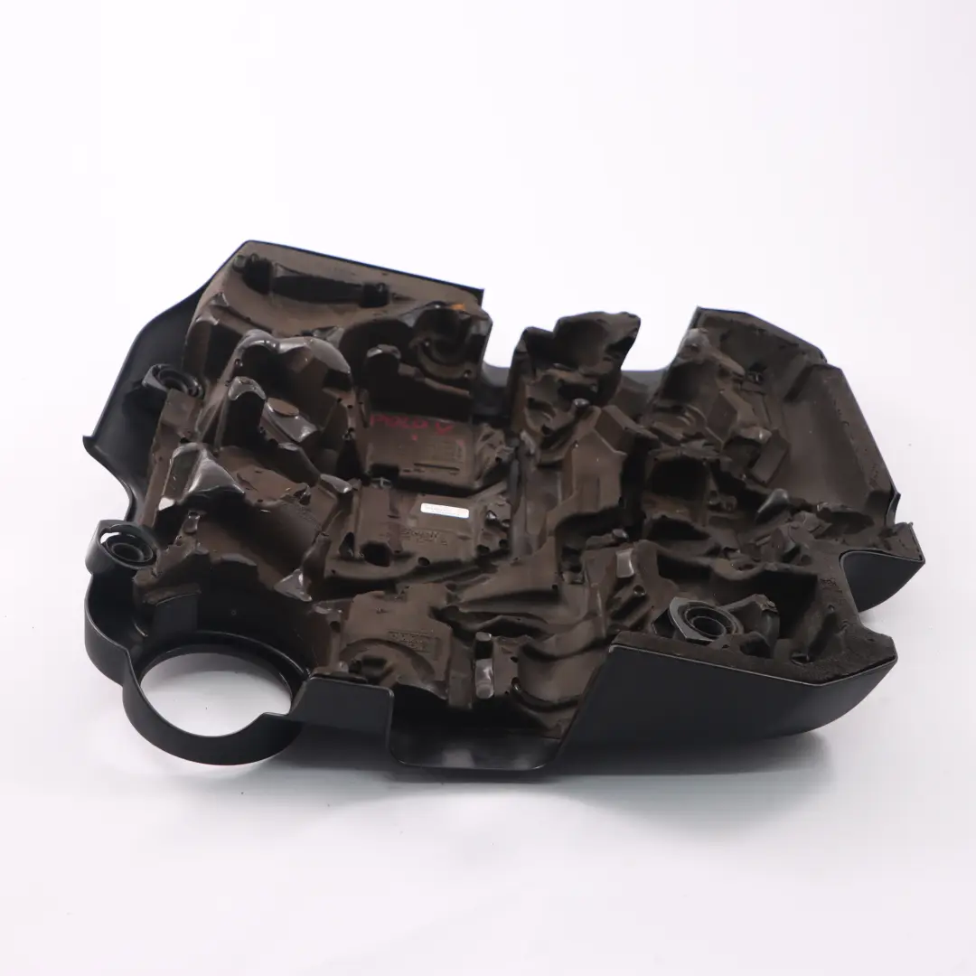 Coperchio motore superiore Isolamento per VW Polo MK 5 6R 1.2 TDI Diesel con numero di parte 03P103925 VW Polo MK 5 6R 1.2 TDI Diesel Coperchio motore superiore Isolamento - SKU 03P103925 - Numero di parte 03P103925