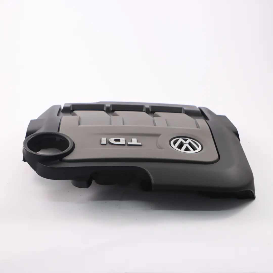 Coperchio motore superiore Isolamento per VW Polo MK 5 6R 1.2 TDI Diesel con numero di parte 03P103925 VW Polo MK 5 6R 1.2 TDI Diesel Coperchio motore superiore Isolamento - SKU 03P103925 - Numero di parte 03P103925