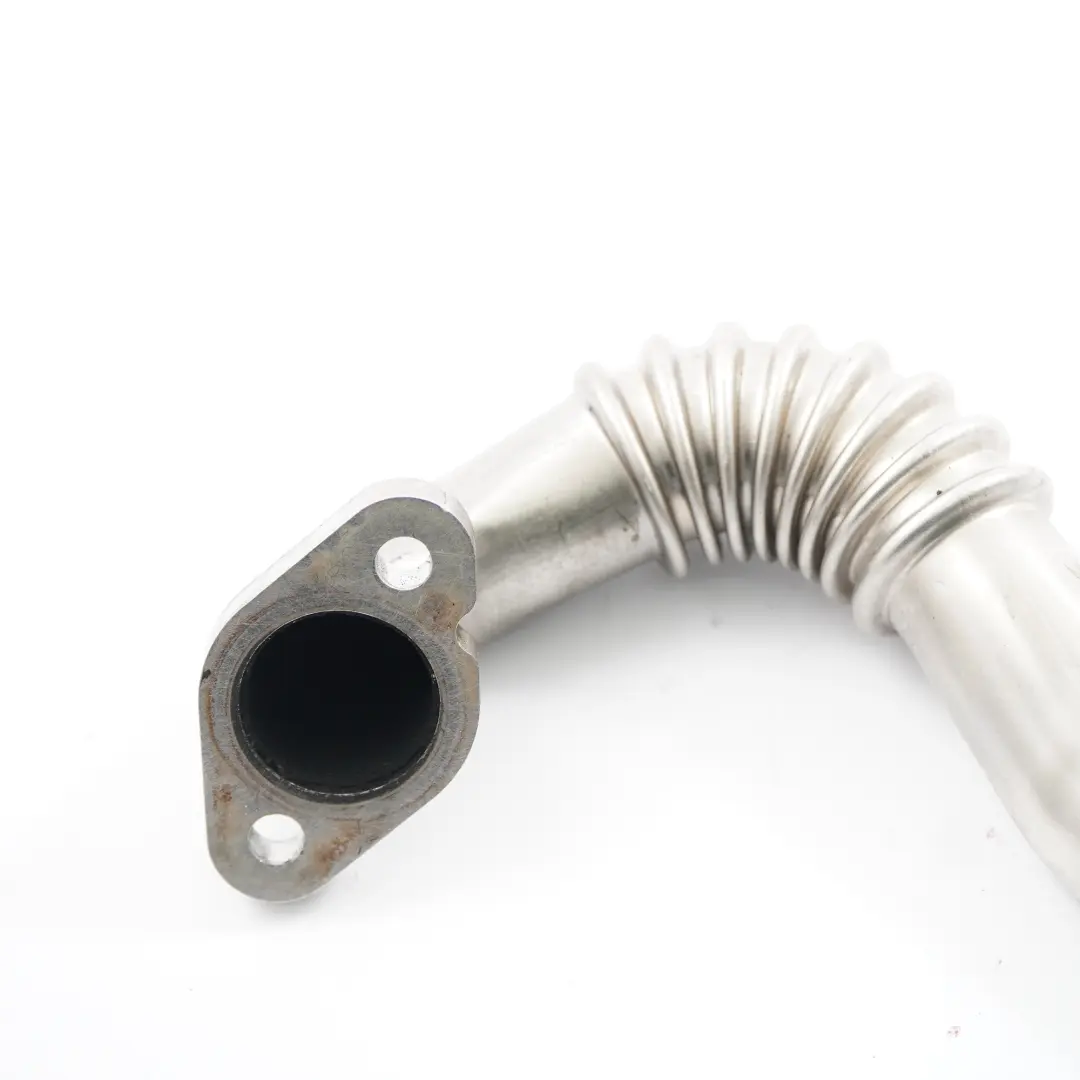 RuraZaworu Chłodnicy EGR do Audi Volkswagen Seat Skoda TDI o numerze 03P131521A Audi Volkswagen Seat Skoda TDI RuraZaworu Chłodnicy EGR - SKU 03P131521A - Numer Części 03P131521A