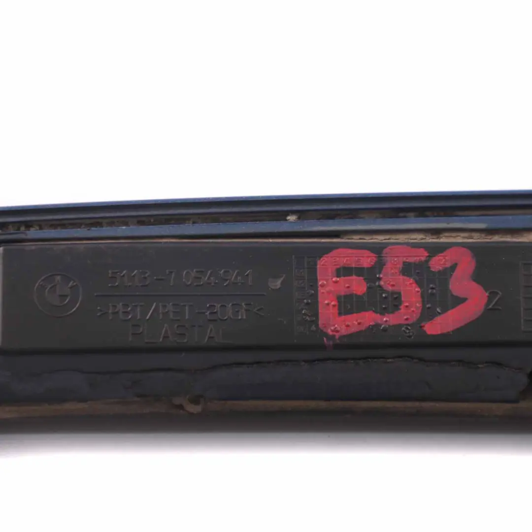 Asidero del maletero Le Mans Blau Metallic para BMW X5 E53 con número de pieza 0403154 BMW X5 E53 Asidero del maletero Le Mans Blau Metallic - SKU 0403154-LMB - Número de pieza 0403154