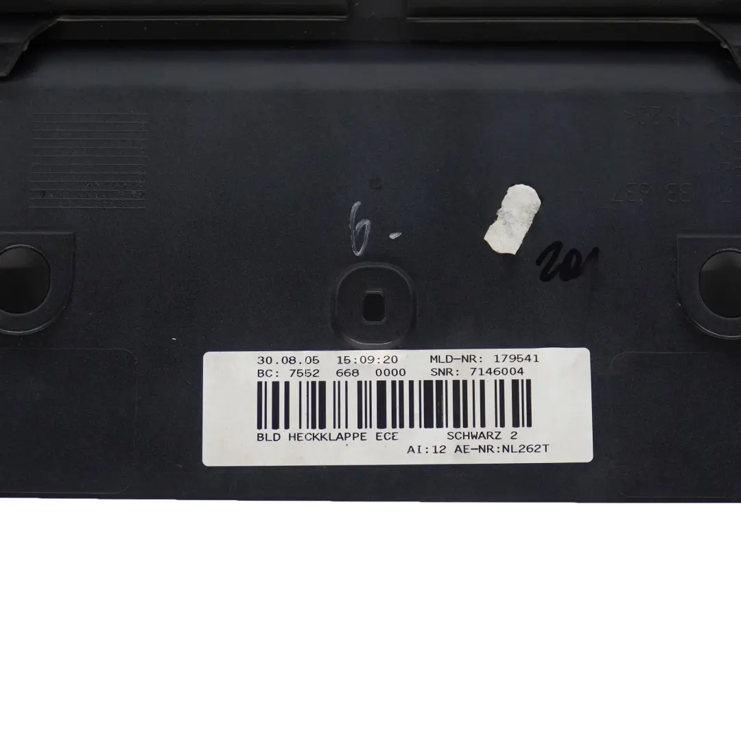 BMW E65 E66 Heckklappe Blende Abdeckung Panel Schwarz 2 - 668 - SKU 0403251-SCH - Teilenummer 0403251