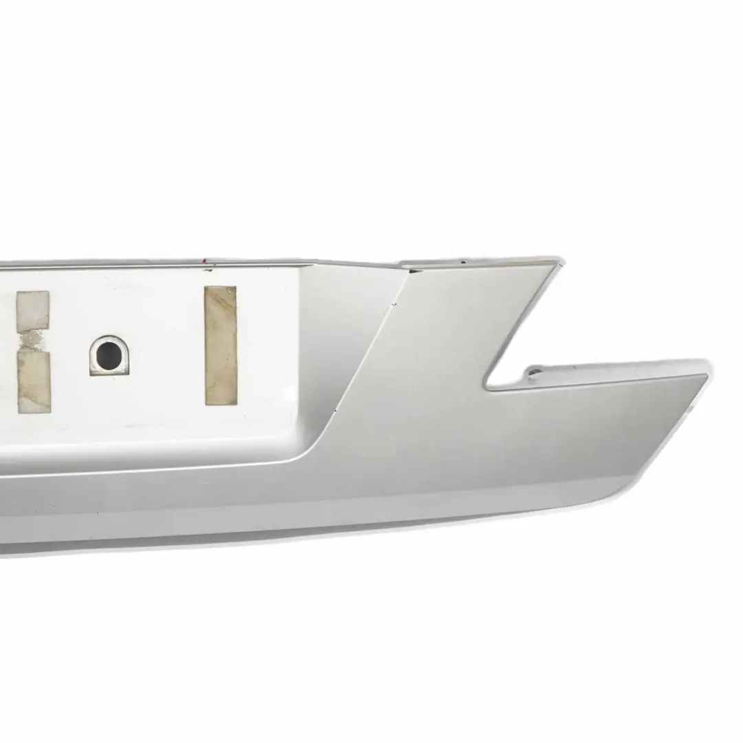 Heckklappe Blende Abdeckung Panel Titansilber Metallic - 354 für BMW E65 E66 mit Teilenummer 0403251 BMW E65 E66 Heckklappe Blende Abdeckung Panel Titansilber Metallic - 354 - SKU 0403251-TS - Teilenummer 0403251