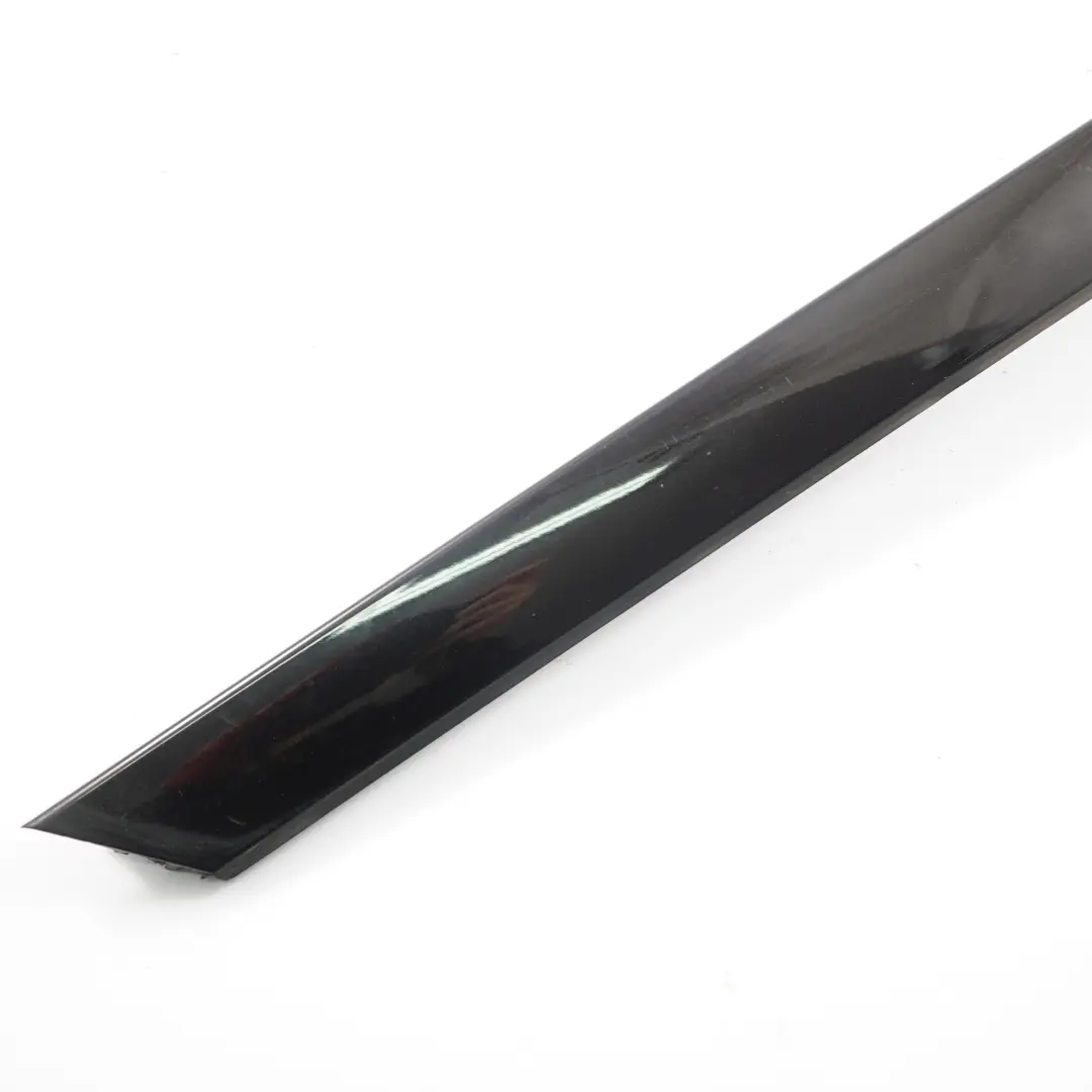 BMW E83 Parabrezza Sinistro Modanatura Gocciolatoio Rubinschwarz Ruby Nero S23 - SKU 0403317-RUB - Numero di parte 0403317