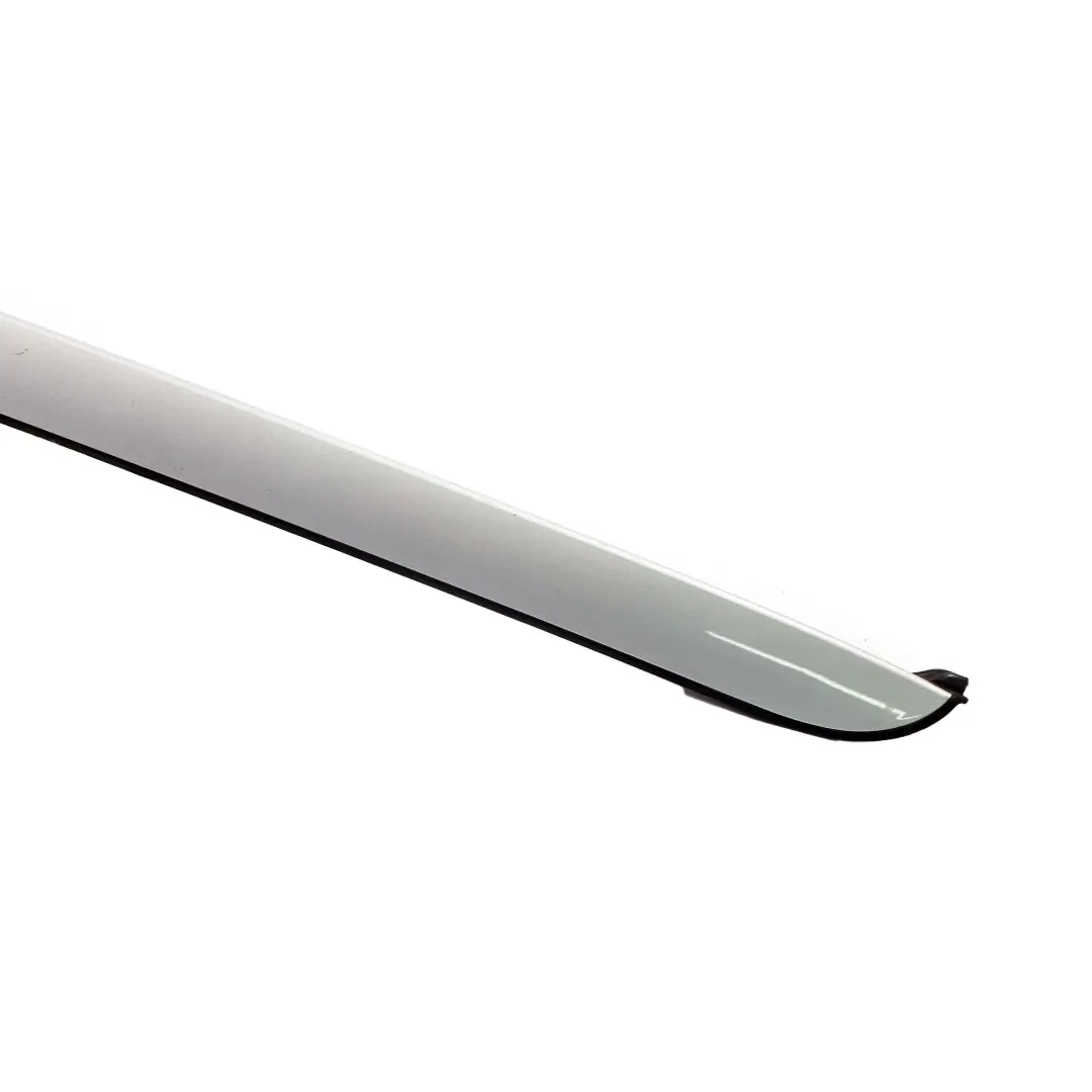 BMW X3 E83 Moulure de pare-brise gauche Titansilber Titanium Silver - SKU 0403317-TS - Numéro de pièce 0403317