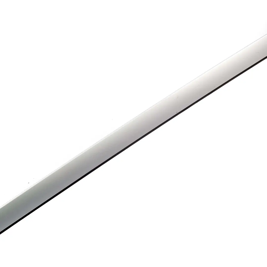 BMW X3 E83 Moulure de pare-brise gauche Titansilber Titanium Silver - SKU 0403317-TS - Numéro de pièce 0403317