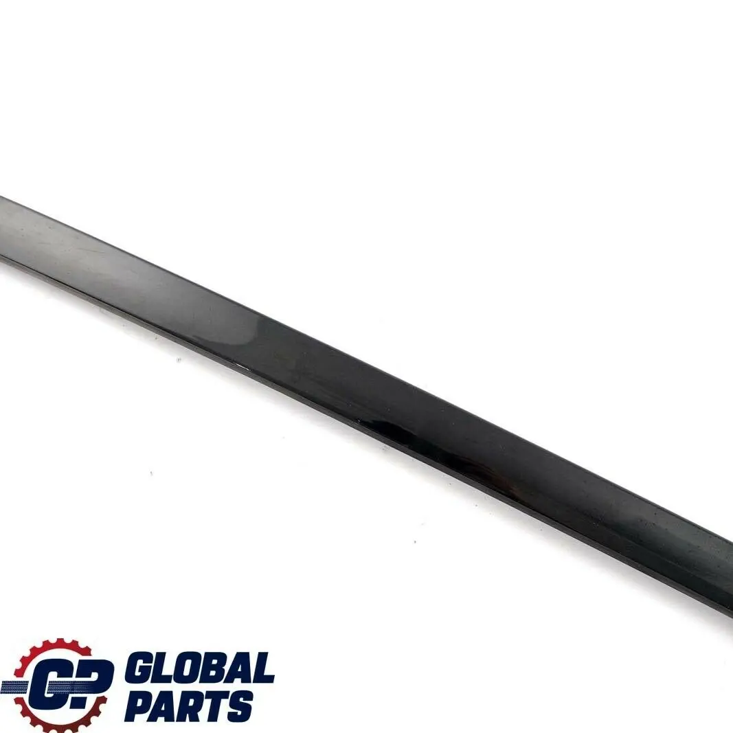 Moulure de pare-brise avant droite saphir noir pour BMW X3 Series E83 à propos du numéro de pièce 0403319 BMW X3 Series E83 Moulure de pare-brise avant droite saphir noir - SKU P0403319-BS - Numéro de pièce 0403319