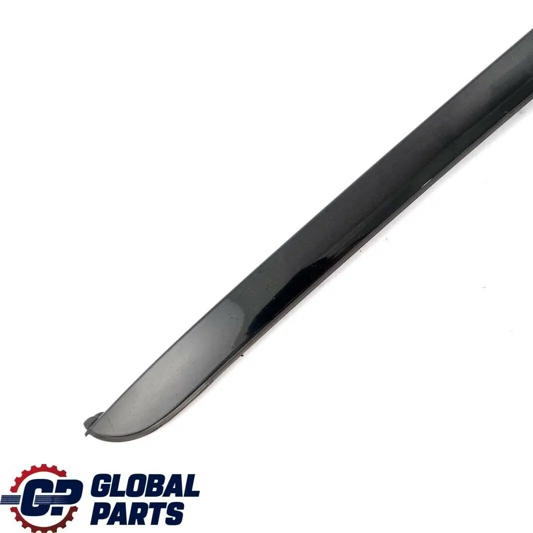 Delantero Derecho O / S Parabrisas Moldura De goteo Trim Negro Zafiro para BMW E83 con número de pieza 0403319 BMW E83 Delantero Derecho O / S Parabrisas Moldura De goteo Trim Negro Zafiro - SKU P0403319-BS - Número de pieza 0403319