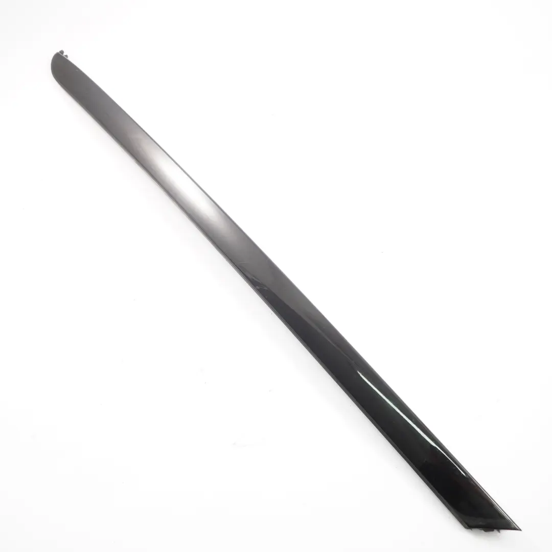 BMW X3 E83 Parabrisas Derecho O / Moldura De goteo Rubinschwarz Ruby Negro - S23 - SKU 0403319-RUB - Número de pieza 0403319