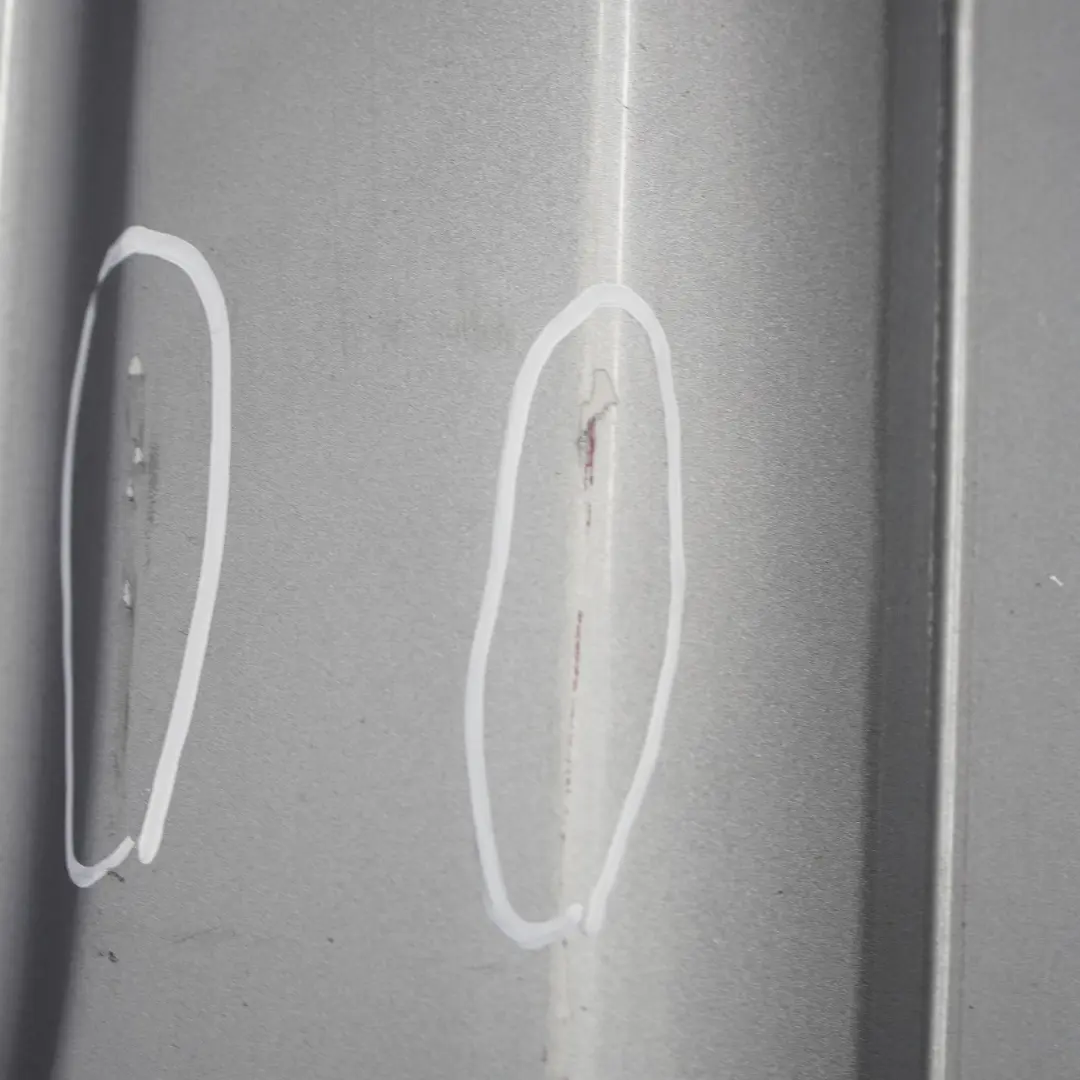 Cubre umbral De puerta Faldon Izquierdo Gris Silbergrau - A08 para BMW X3 E83 M Sport con número de pieza 0403480 BMW X3 E83 M Sport Cubre umbral De puerta Faldon Izquierdo Gris Silbergrau - A08 - SKU 0403480-SBG2 - Número de pieza 0403480