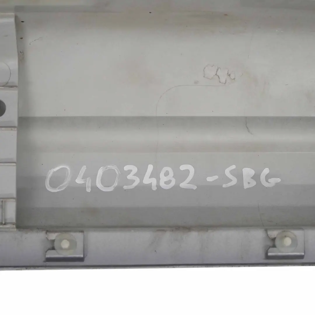BMW X3 E83 M Sport Faldón de Umbral Puerta Derecho Silbergrau Gris Plata - A08 - SKU 0403482-SBG - Número de pieza 0403482