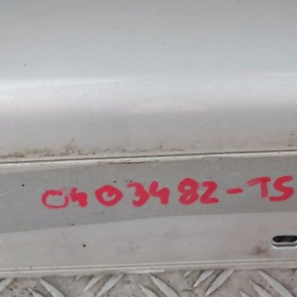 Door Sill Cover Skirt Right O/S Titansilber Silver 354 to BMW X3 Series E83 M Sport with Part number 403482 BMW X3 Series E83 M Sport Door Sill Cover Skirt Right O/S Titansilber Silver 354 - SKU 0403482-TS - Part number 403482