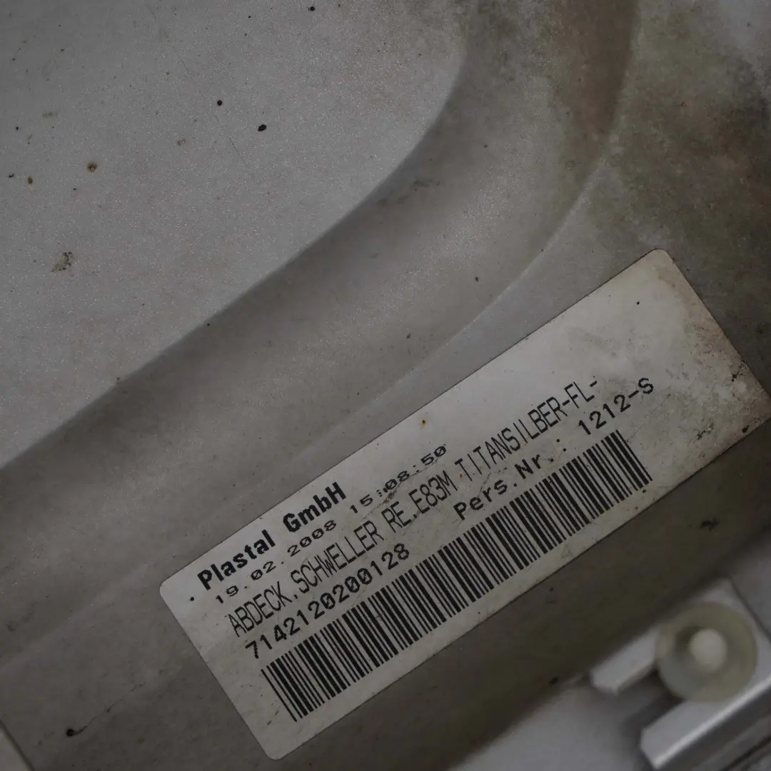 Abdeckung Schweller Rechts Titansilber Silver - 354 für BMW X3 er E83 M Sport mit Teilenummer 0403482 BMW X3 er E83 M Sport Abdeckung Schweller Rechts Titansilber Silver - 354 - SKU 0403482-TS2 - Teilenummer 0403482