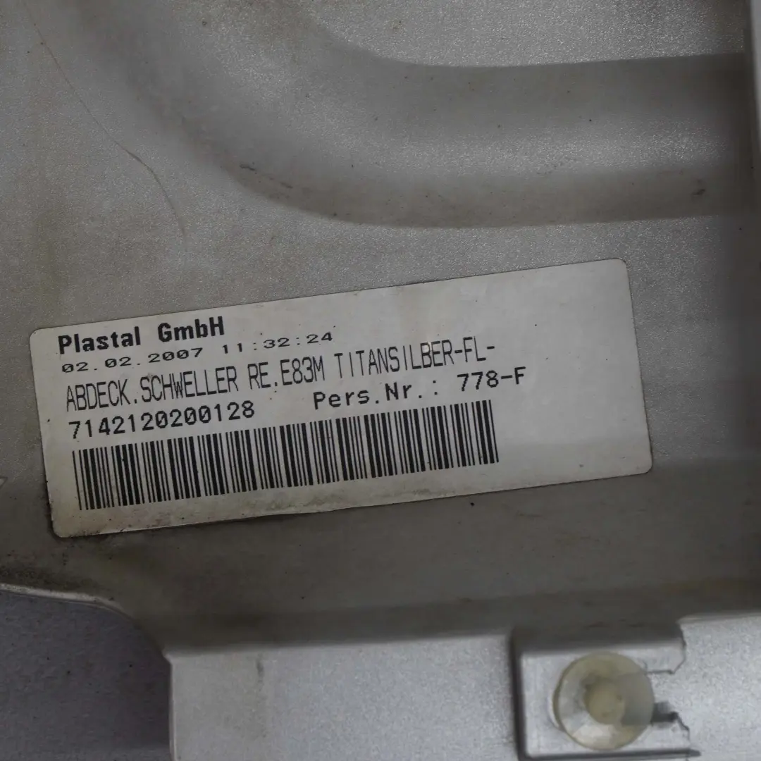 Enjoliveurs de seuils de porte Titansilber Silver droit - 354 pour BMW X3 E83 M Sport à propos du numéro de pièce 0403482 BMW X3 E83 M Sport Enjoliveurs de seuils de porte Titansilber Silver droit - 354 - SKU 0403482-TS3 - Numéro de pièce 0403482