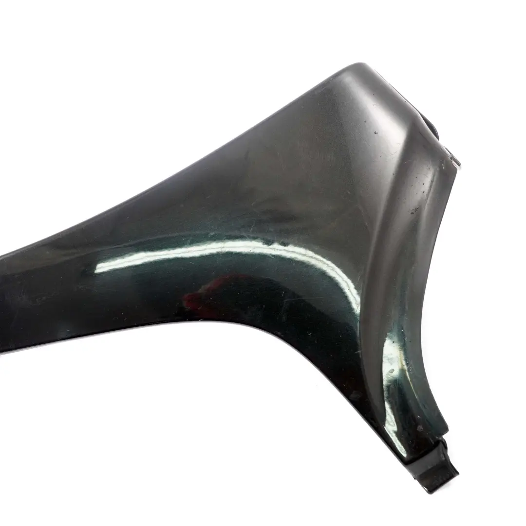 Copricerchio Anteriore Destro M Sport Nero Zaffiro - 475 per BMW X3 E83 con numero di parte 0403484 BMW X3 E83 Copricerchio Anteriore Destro M Sport Nero Zaffiro - 475 - SKU 0403484-BS - Numero di parte 0403484