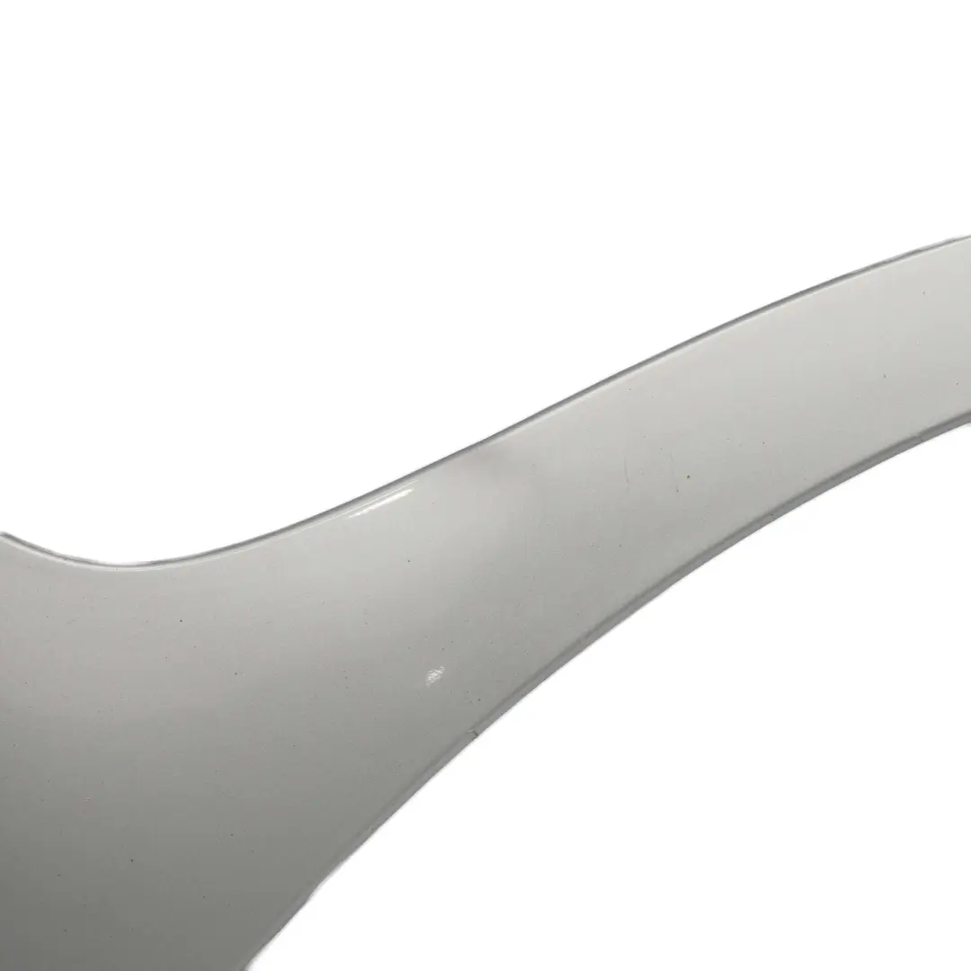 Cubre Paso De Rueda Delantero Derecho M Sport Titansilber Plata - 354 para BMW X3 E83 con número de pieza 0403484 BMW X3 E83 Cubre Paso De Rueda Delantero Derecho M Sport Titansilber Plata - 354 - SKU 0403484-TS2 - Número de pieza 0403484