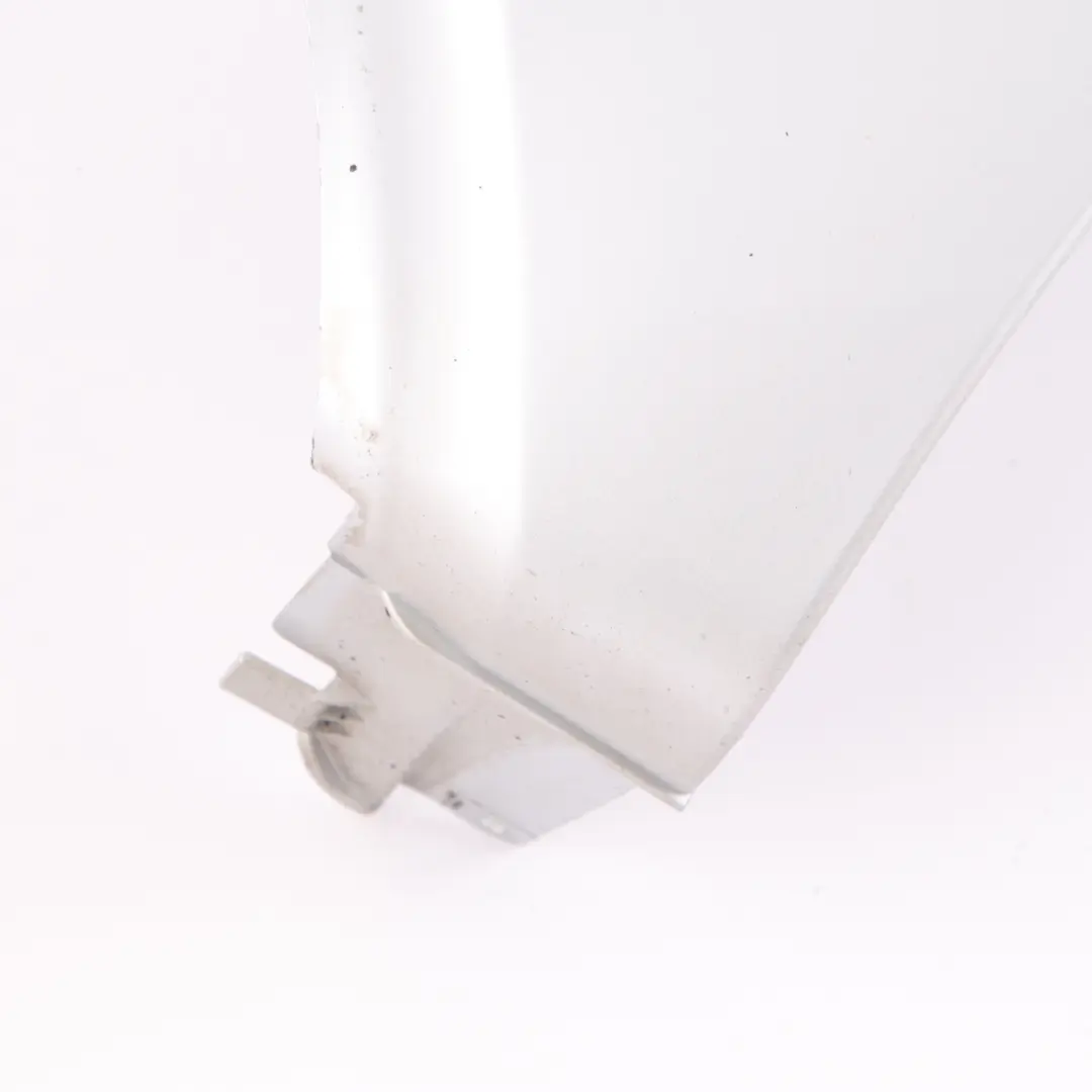 Cubre Paso De Rueda Delantero Derecho M Sport Titansilber Plata - 354 para BMW X3 E83 con número de pieza 0403484 BMW X3 E83 Cubre Paso De Rueda Delantero Derecho M Sport Titansilber Plata - 354 - SKU 0403484-TS3 - Número de pieza 0403484