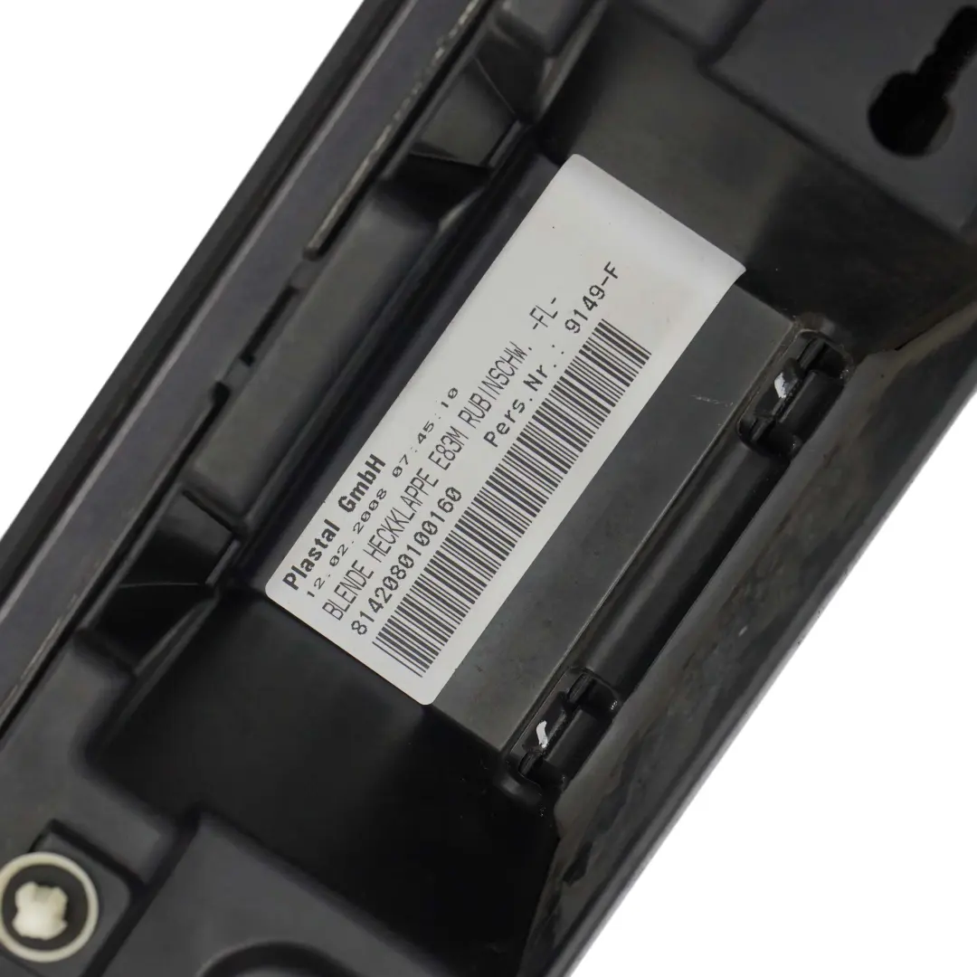 BMW X3 E83 M Sport Blende Abdeckung Heckklappe Rubinschwarz - S23 - SKU 0403511-RUB - Teilenummer 0403511