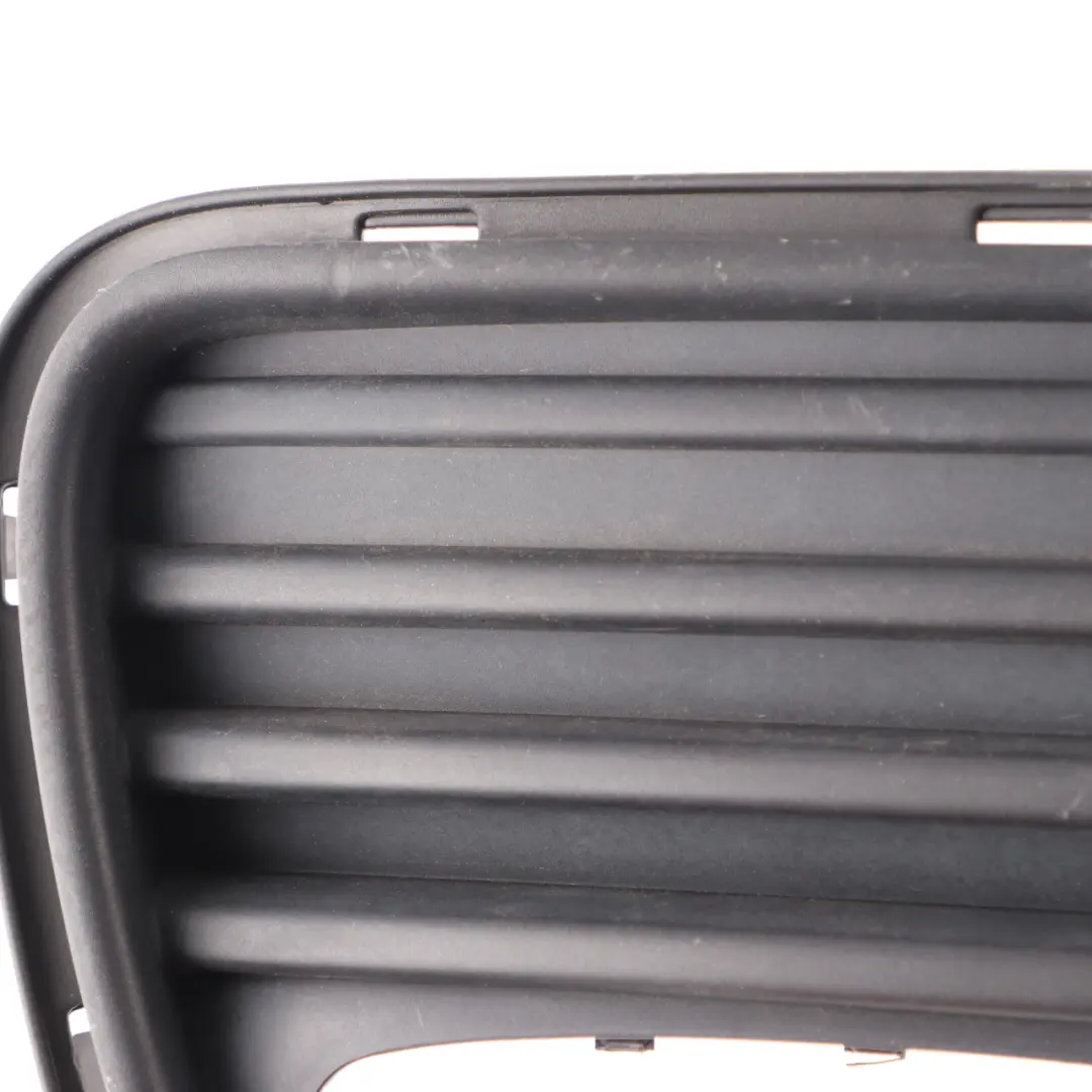 Rejilla parachoques trasero Aerokit Rejilla Trim Izquierda 7351655 para Mini JCW F56 con número de pieza 0413257 Mini JCW F56 Rejilla parachoques trasero Aerokit Rejilla Trim Izquierda 7351655 - SKU 0413257 - Número de pieza 0413257