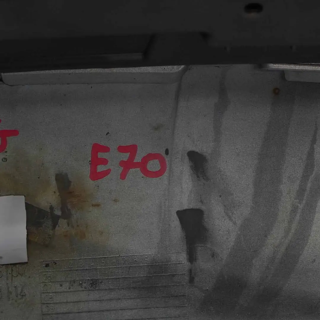 BMW X5 E70 Parachoques Difusor Aero Trasero Parte Central Panel Spacegrau - A52 - SKU 0413818-SCG - Número de pieza 0413818