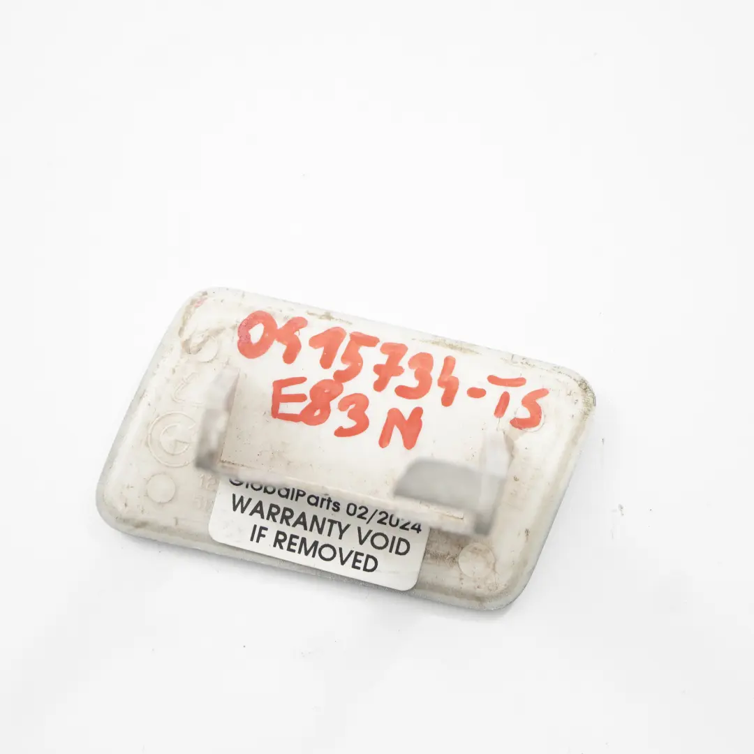 Osłona Dyszy Spryskiwacza Zderzak Przód Prawa Titan Silver 354 do BMW E83 LCI o numerze 3416226 BMW E83 LCI Osłona Dyszy Spryskiwacza Zderzak Przód Prawa Titan Silver 354 - SKU 0415734-TS - Numer Części 3416226