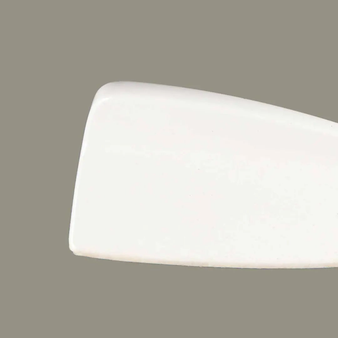 Dach Antenne Hai Abdeckung Alpinweiss III Alpine White 300 für BMW X5 E70 X6 E71 mit Teilenummer 0420271 BMW X5 E70 X6 E71 Dach Antenne Hai Abdeckung Alpinweiss III Alpine White 300 - SKU 0420271-AW - Teilenummer 0420271