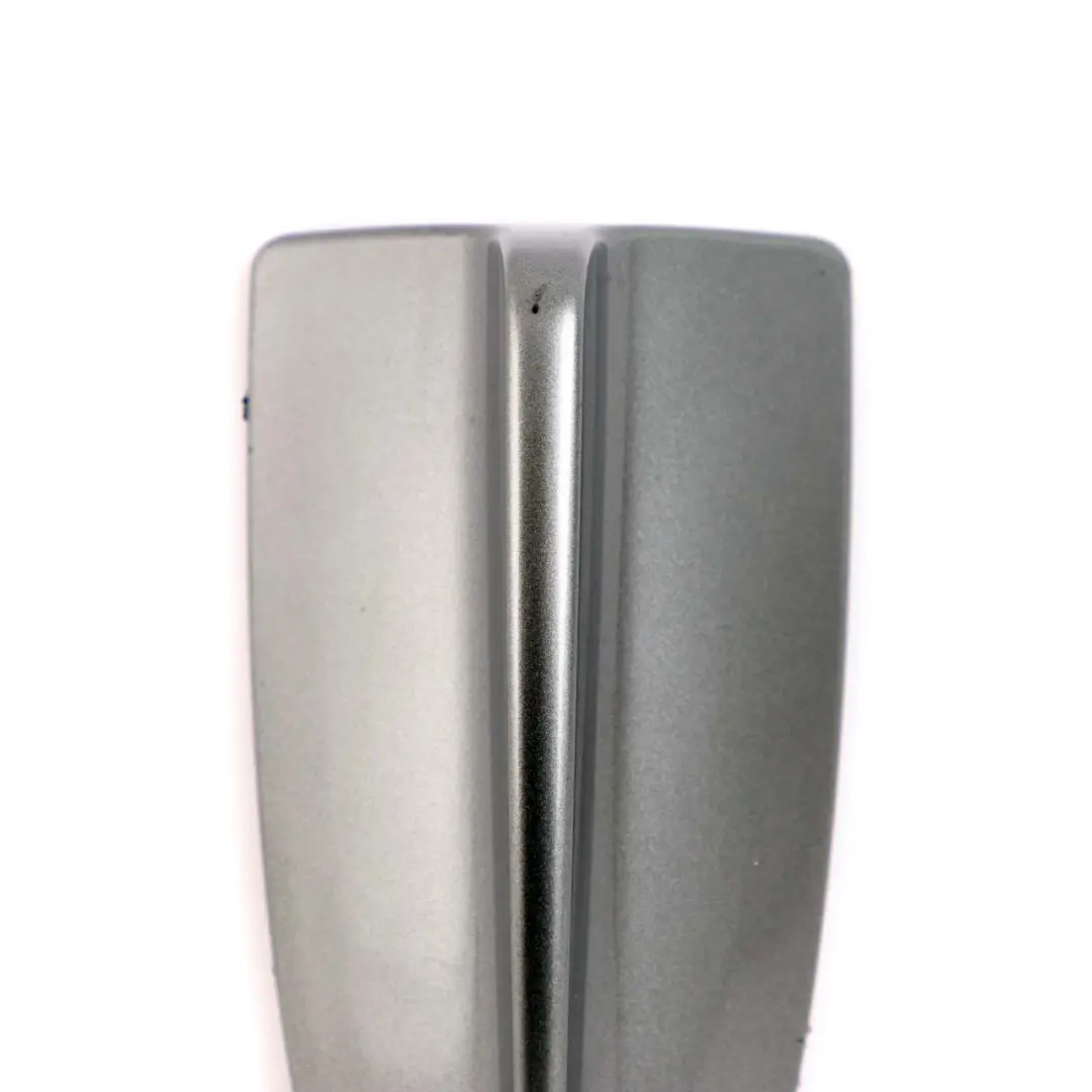 Antenna Tetto Copertura Squalo Spacegrau Grigio Spazio Metallizzato per BMW X5 E70 con numero di parte 0420271 BMW X5 E70 Antenna Tetto Copertura Squalo Spacegrau Grigio Spazio Metallizzato - SKU 0420271-SCG - Numero di parte 0420271