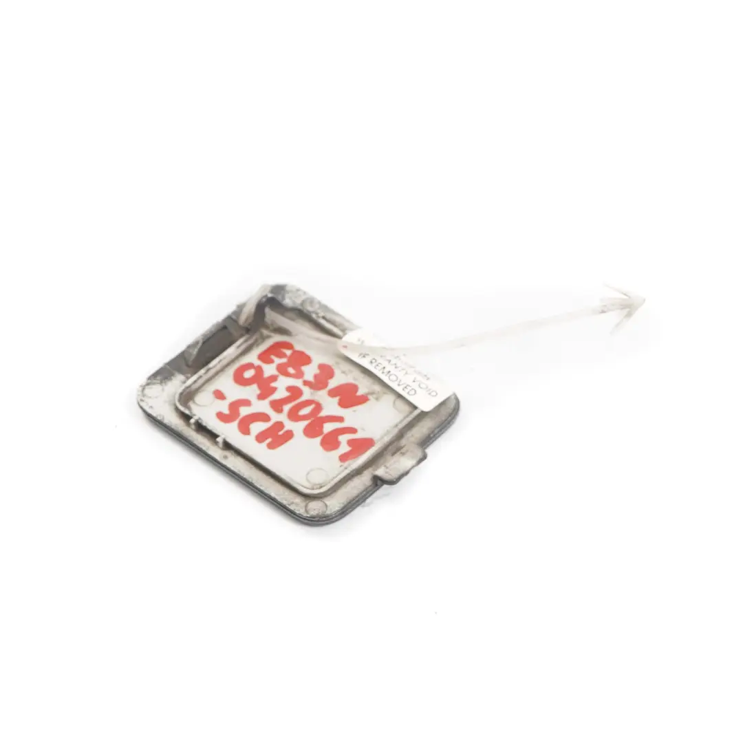 Zaślepka Zderzaka Haka Tył Czarna do BMW E83 o numerze 0420661 BMW E83 Zaślepka Zderzaka Haka Tył Czarna - SKU 0420661-SCH - Numer Części 0420661