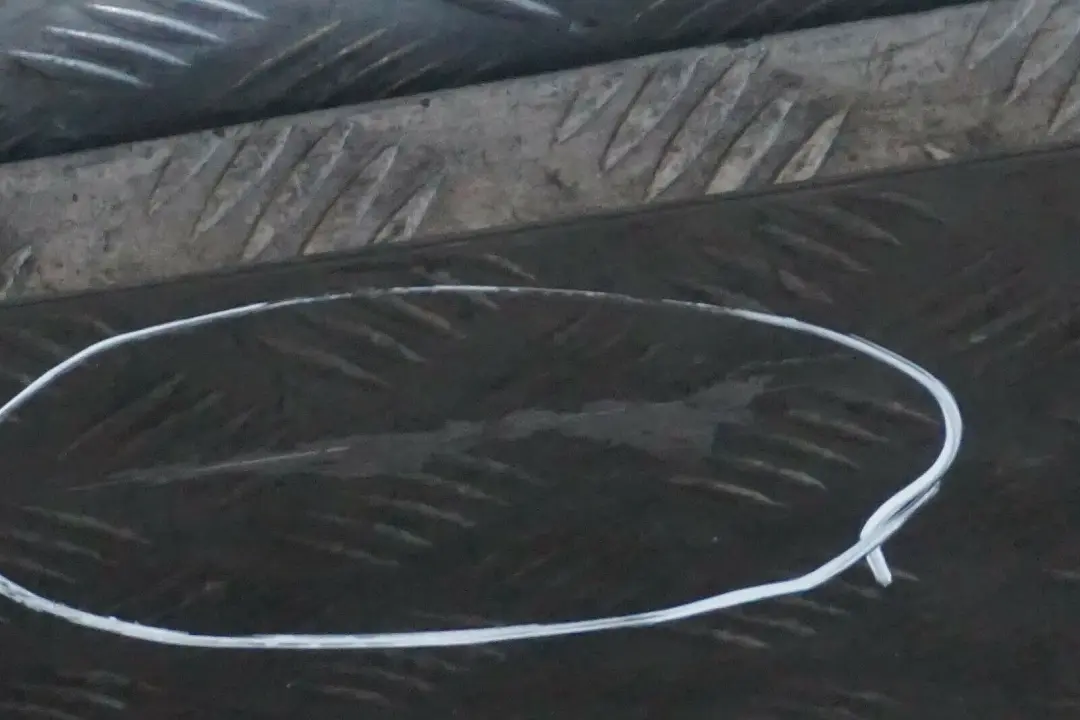 Nakładka listwa lewa na próg lewy do BMW E60 LCI o numerze 0422464 BMW E60 LCI Nakładka listwa lewa na próg lewy - SKU 0422464-SCH2 - Numer Części 0422464