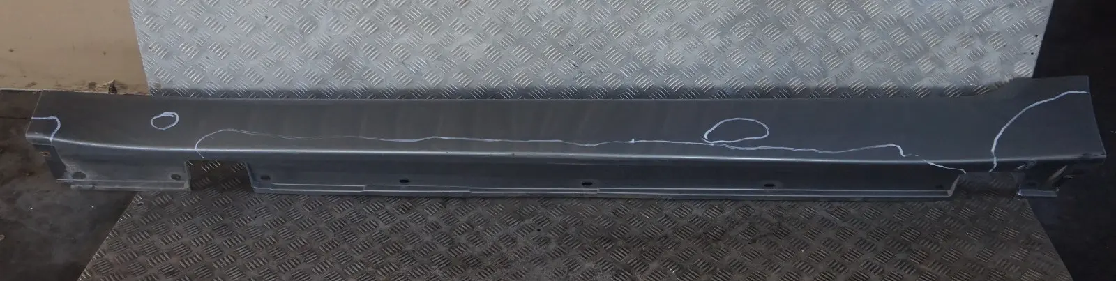 BMW E60 E61 LCi Cubre umbral De puerta Faldon lateral izquierdo Titangrau Gris