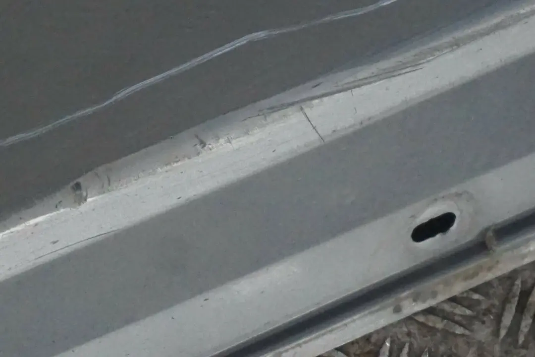 BMW E60 E61 LCI Listello Esterno Portiera Apertura SX Grigio Titanio - SKU 0422464-TGR - Numero di parte 0422464