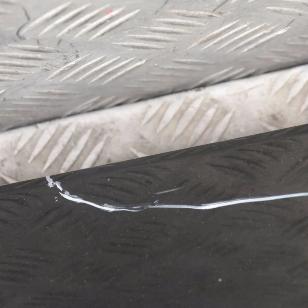 Cubre umbral lateral faldón izquierdo Schwarz 2 Negro para BMW E60N E61N LCi con número de pieza 422464 BMW E60N E61N LCi Cubre umbral lateral faldón izquierdo Schwarz 2 Negro - SKU 0422464-SCH1 - Número de pieza 422464