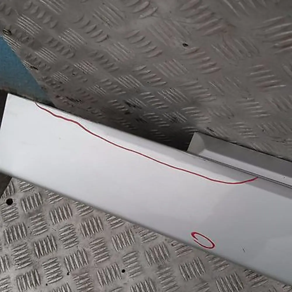 BMW 5 E60N E61N LCI Bas de Porte Couverture Seuil a Gauche Argent Titane Argent - SKU 0422464-TS - Numéro de pièce 51770422464