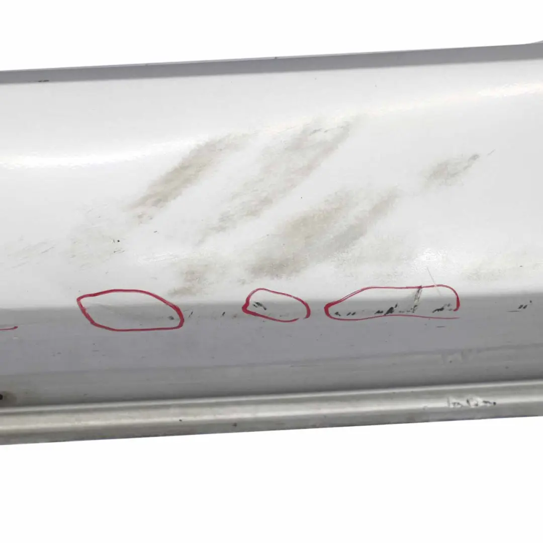 Faldón lateral Cubre umbral de puerta izquierdo Titan Silver - 354 para BMW E60 LCI con número de pieza 0422464 BMW E60 LCI Faldón lateral Cubre umbral de puerta izquierdo Titan Silver - 354 - SKU 0422464-TS2 - Número de pieza 0422464