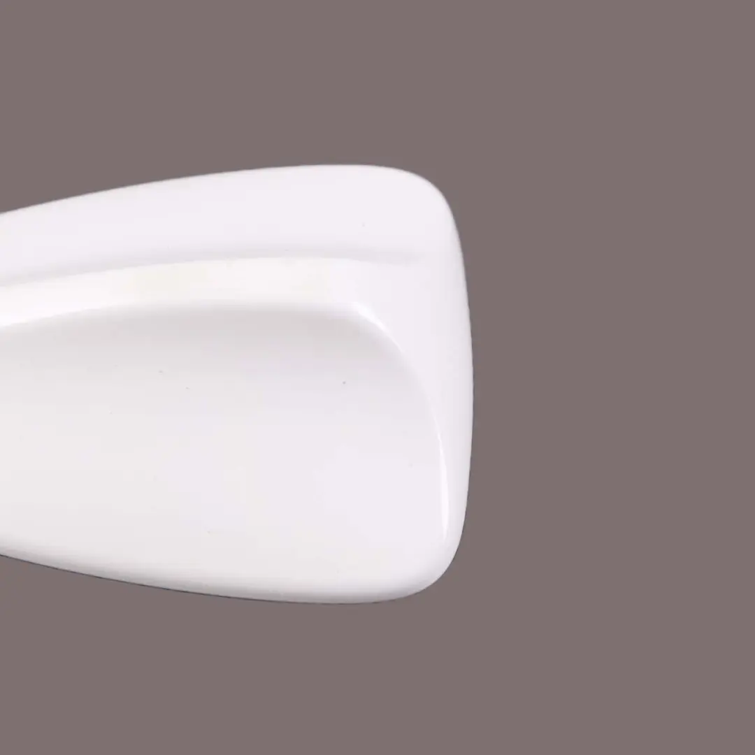 Cubierta Antena Tiburón BMW E93 F23 Convertible Portón Trasero Alpinweiss para con número de pieza 0427289 Cubierta Antena Tiburón BMW E93 F23 Convertible Portón Trasero Alpinweiss - SKU 0427289-AW - Número de pieza 0427289