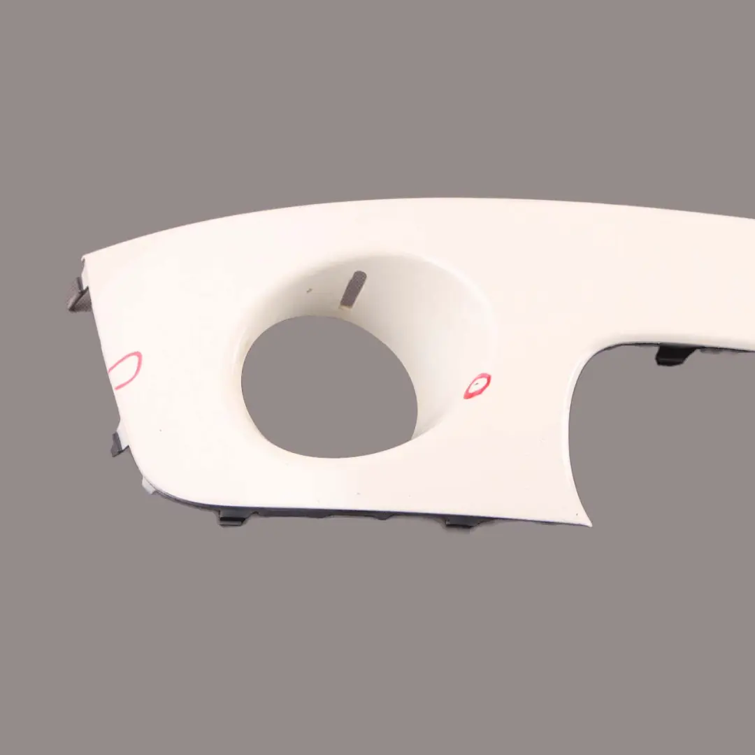 Pannello Paraurti Anteriore Trim Destro Pepper White 850 per Mini R55 R56 Cooper con numero di parte 0430224 Mini R55 R56 Cooper Pannello Paraurti Anteriore Trim Destro Pepper White 850 - SKU 0430224-PW3 - Numero di parte 0430224
