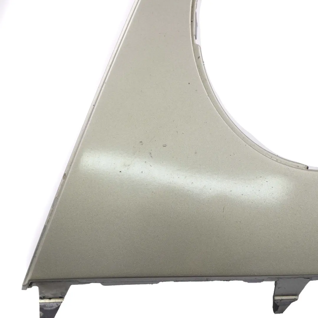 Stoßstangenverkleidung Vorne Rechts Sparkling Silber für Mini Cooper One R55 R56 mit Teilenummer 0430226 Mini Cooper One R55 R56 Stoßstangenverkleidung Vorne Rechts Sparkling Silber - SKU 0430226-SS - Teilenummer 0430226